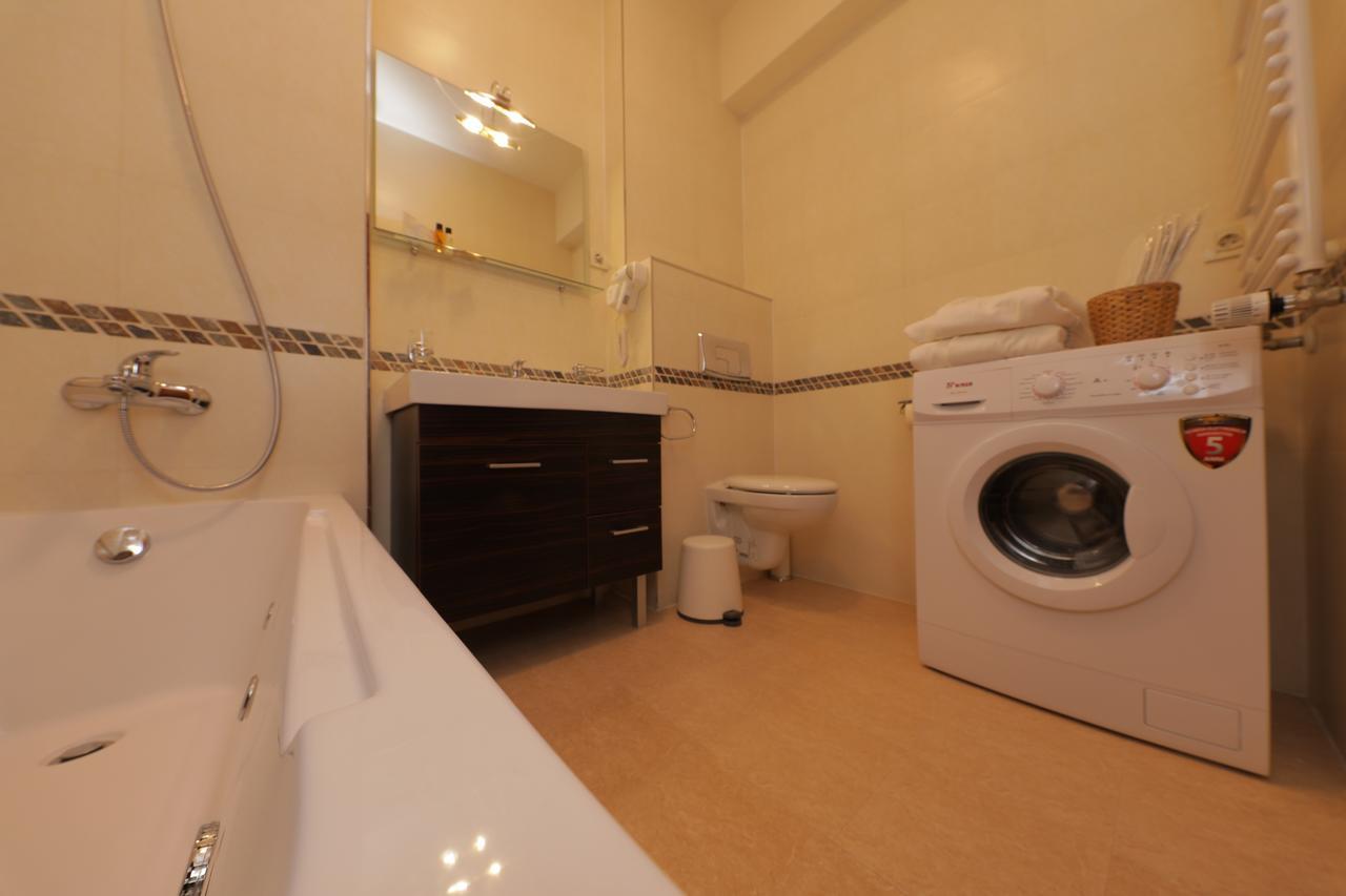Penthouse Orhideea Aparthotel Bukares Bagian luar foto
