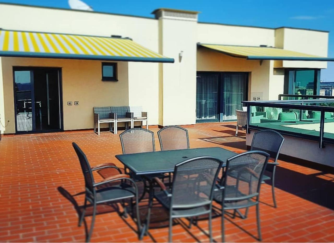 Penthouse Orhideea Aparthotel Bukares Bagian luar foto