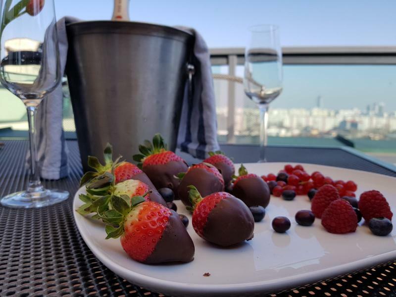 Penthouse Orhideea Aparthotel Bukares Bagian luar foto