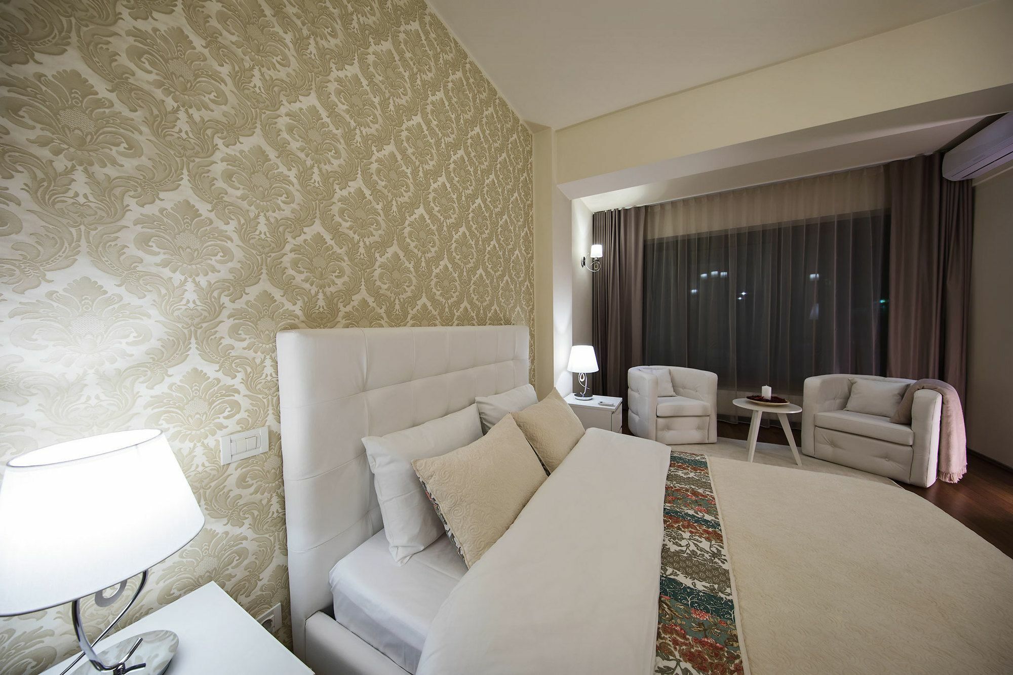 Penthouse Orhideea Aparthotel Bukares Bagian luar foto