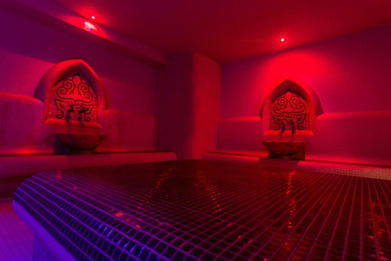 Penthouse Orhideea Aparthotel Bukares Bagian luar foto