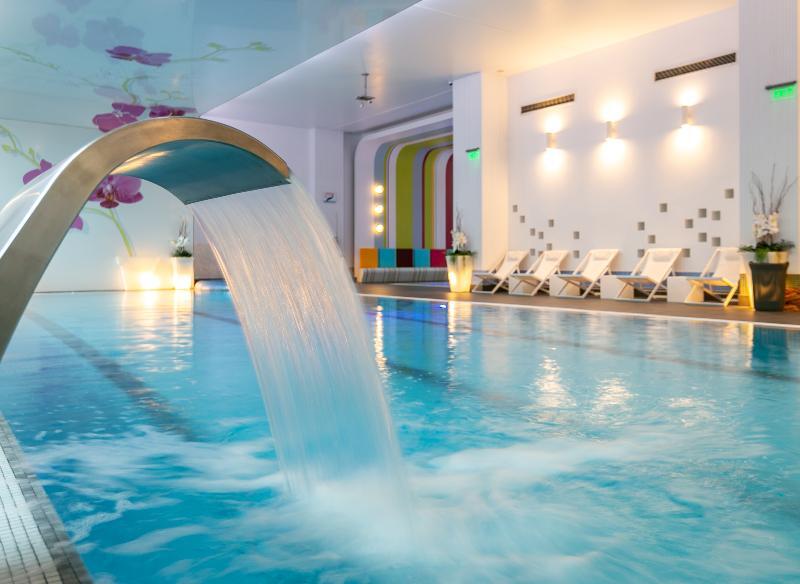 Penthouse Orhideea Aparthotel Bukares Bagian luar foto